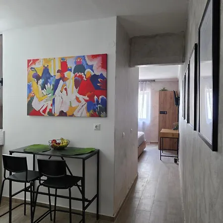 아파트 Canvas At 2