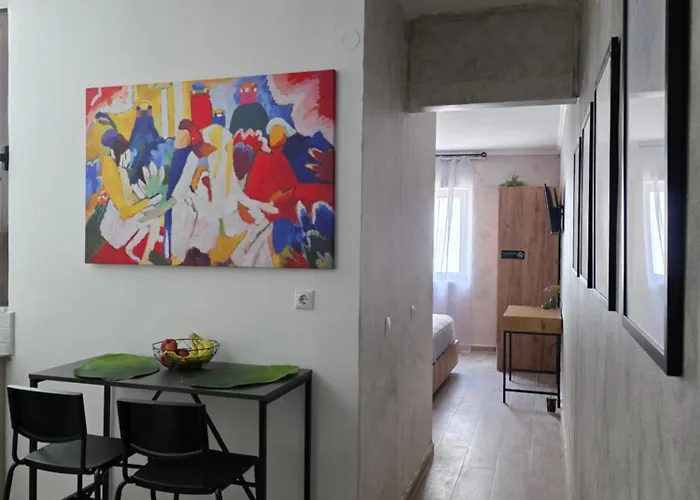 Апартаменты Canvas At 2